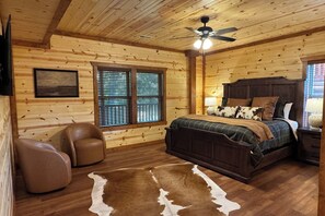 8 bedrooms, free WiFi, bed sheets