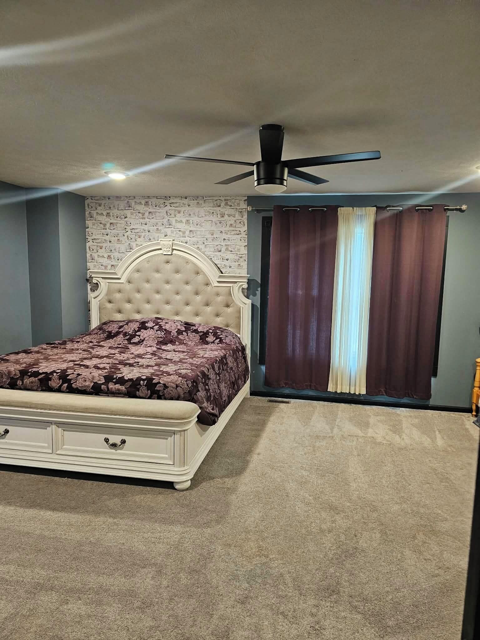 1 slaapkamer, een strijkplank/strijkijzer, wifi, beddengoed