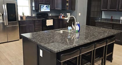 Charming 1-bedroom house in fabulous Mansfield with AC