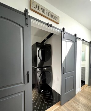 Interior - NEW! Luxury 1-bedroom duplex - 10 min to NYC/Times Square (Hoboken)