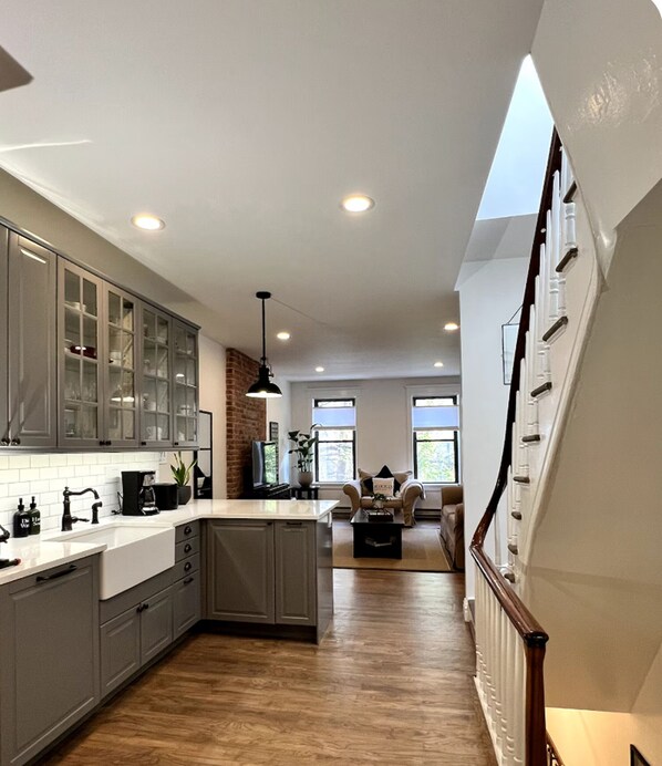 Interior - NEW! Luxury 1-bedroom duplex - 10 min to NYC/Times Square (Hoboken)