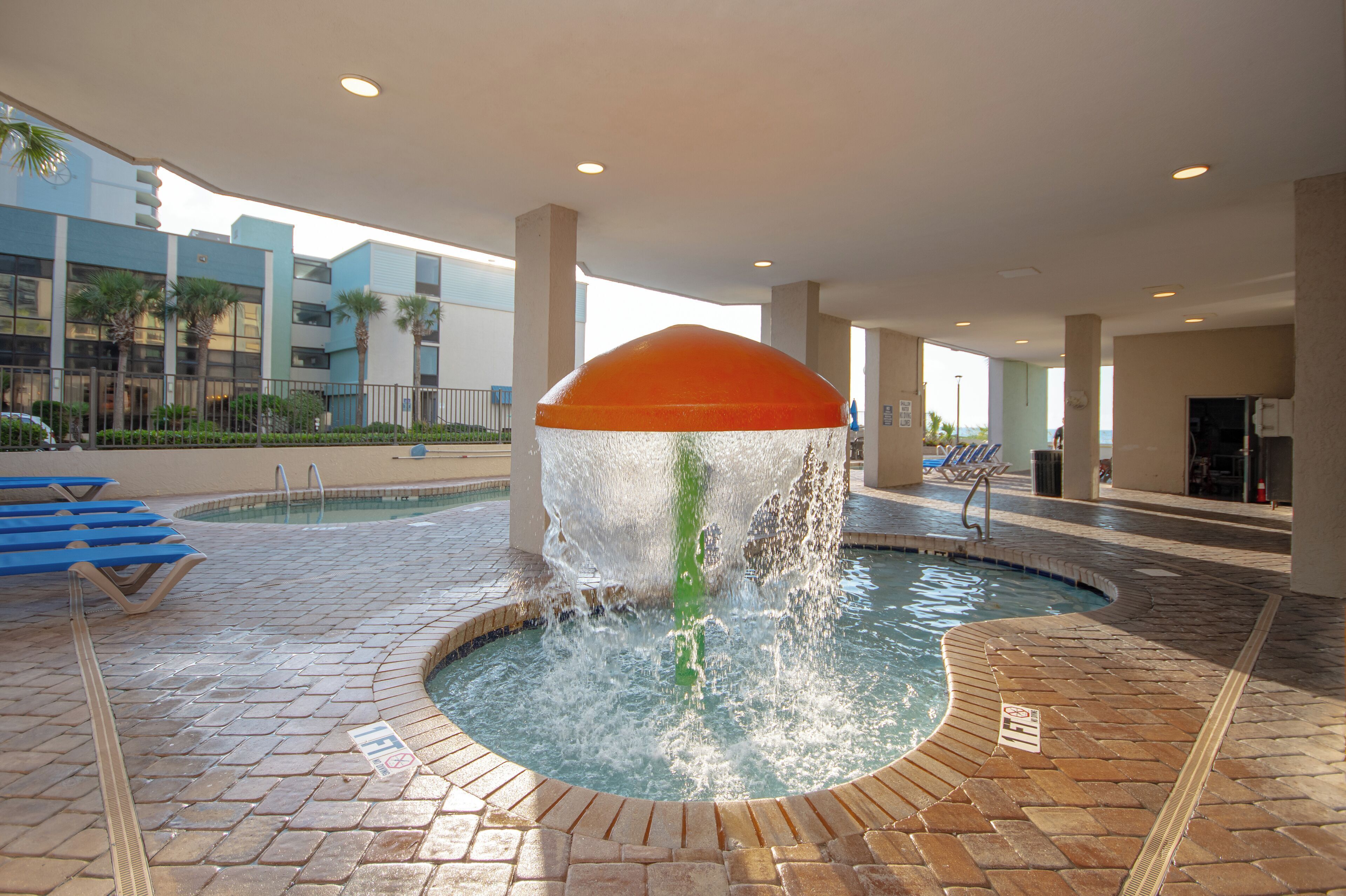 Innenpool, Außenpool