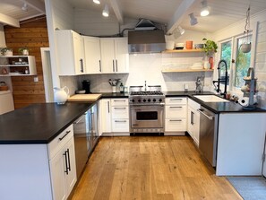Oven, stovetop, dishwasher