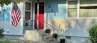 Charming 3 BR 2 Bath in historic Dayton: Discover Blue Mountains and More!