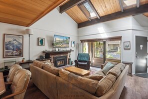 スマートテレビ、暖炉