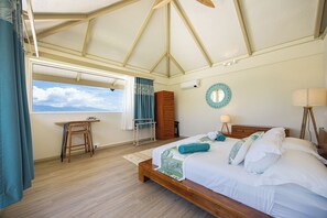 4 bedrooms, in-room safe, iron/ironing board, free WiFi - Villa Kahia by Tahiti Homes (Windward Islands)