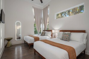 3 Schlafzimmer, Schreibtisch, Bügeleisen/Bügelbrett, kostenloses WLAN