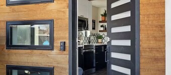 Modern 2-Story Tiny Home w/ Hot Tub, BBQ & Balcony