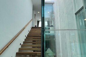 Room - Kajang Villa 6 Pool Table by Iconique (Kajang)