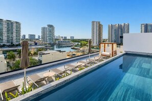 Pool - Exclusive in Puerto Cancun with Rooftop and Pool (Cancún)