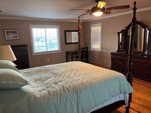 3 soverom, strykejern/-brett, wi-fi og sengetøy