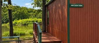 Navigation Room - A cozy open floor plan cabin