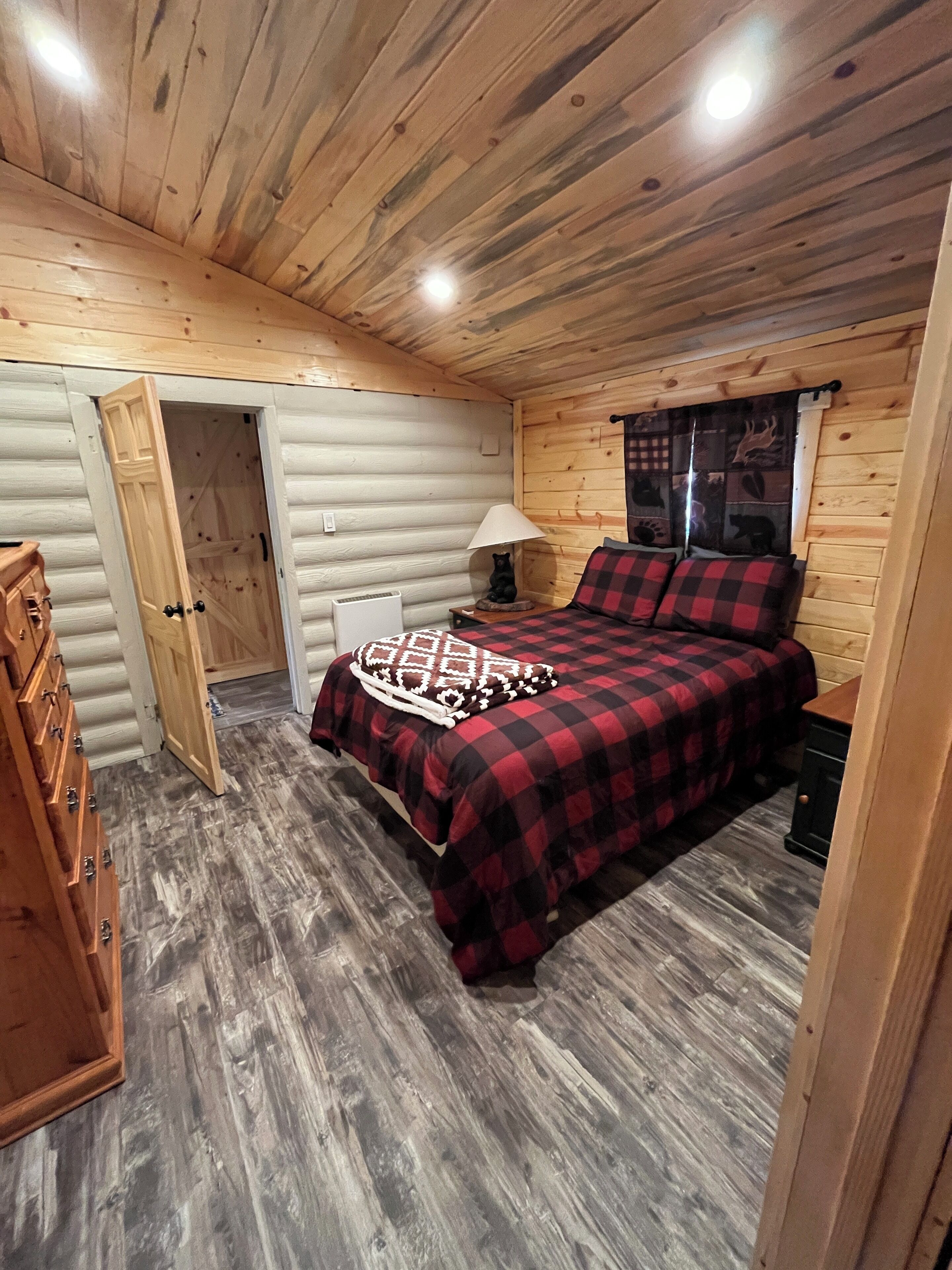 4 bedrooms, WiFi, bed sheets