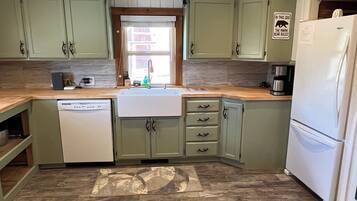 Mikrowelle, Ofen, Herdplatte, Geschirrspüler