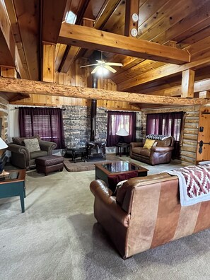 Télévision, cheminée