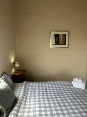 1 habitación y ropa de cama 