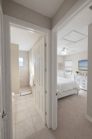 4 bedrooms, desk, iron/ironing board, free WiFi - Coastal Retreat | Pool | Bikes | Beach Nearby (Naples)