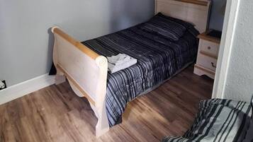 4 habitaciones, tabla de planchar con plancha y wifi gratis