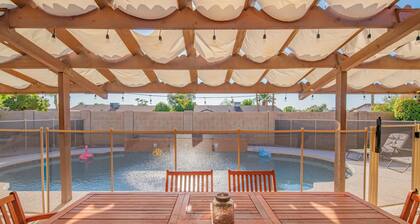 Scottsdale Oasis: Pool, Hot Tub & Family Fun Awaits!