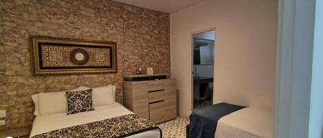 5 Schlafzimmer, BĂŒgeleisen/BĂŒgelbrett, WLAN, BettwĂ€sche