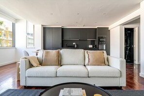 Fernseher, Stereoanlage