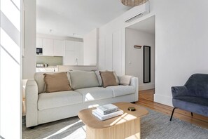 Fernseher, Stereoanlage