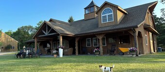 6418 Cottage: Charming 2BR Farm Stay Minutes from Dreams Park