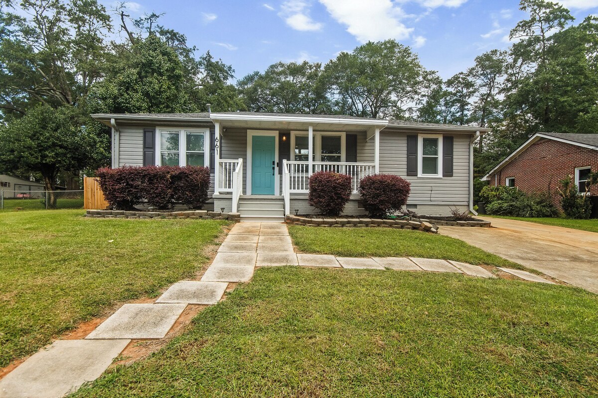 Photo 2 of Dreamy 2BR retreat in Greer—charming, cozy, romantic, & pet-friendly!