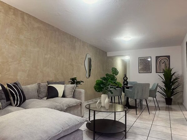 Casa, 3 habitaciones | Área de sala de estar