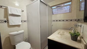 House, 3 Bedrooms | Bathroom