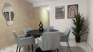 Maison, 3 chambres | Salle à manger