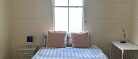 1 habitación, wifi y ropa de cama