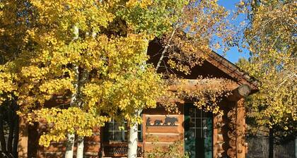 Enjoyable 1-bedroom âMallardâ Log Cabin in Ririe