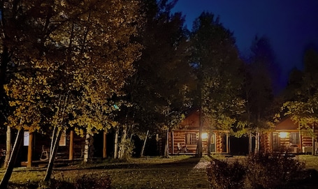 Exterior. Enjoyable 1-bedroom “Mallard” Log Cabin in Ririe