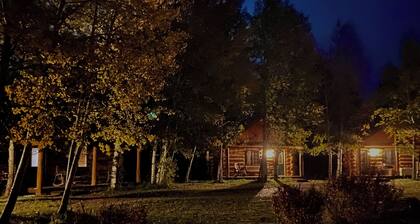 Enjoyable 1-bedroom “Mallard” Log Cabin in Ririe