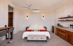 1 bedroom, desk, free WiFi, bed sheets