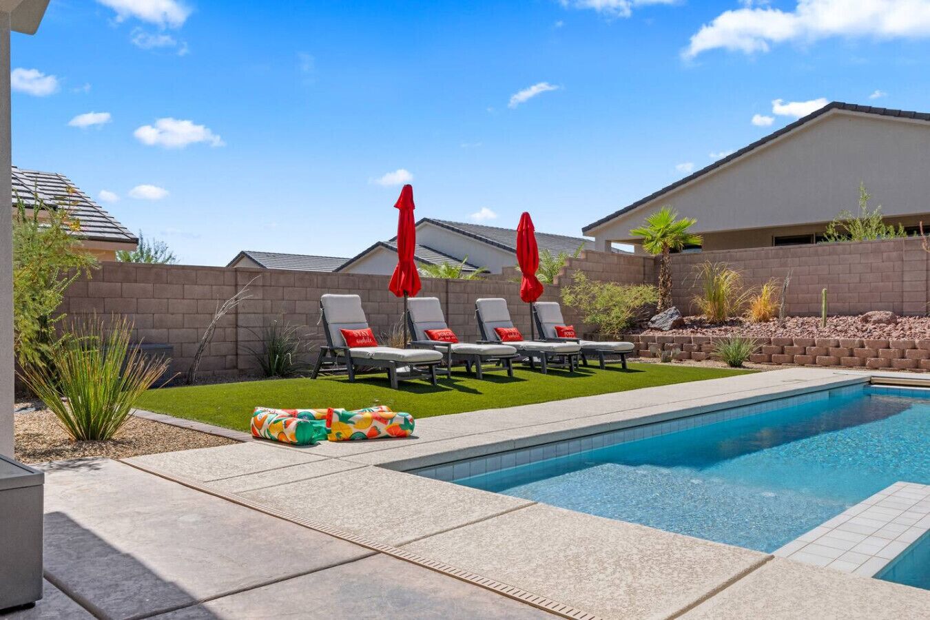 Lounge poolside.