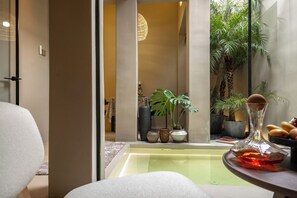 Comfort Double Room, Patio, Courtyard View | Desk, laptop workspace, free WiFi