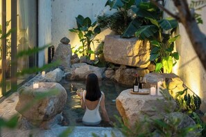 Luxury Suite, Courtyard View | Desk, laptop workspace, free WiFi - Jiangnanfu Bed and Breakfast (Huzhou)