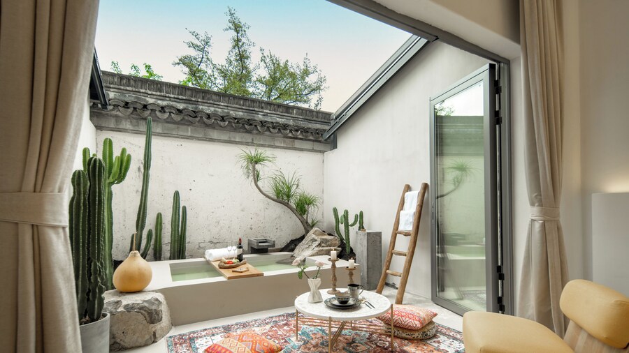 江南赋园林私汤设计师民宿(南浔古镇店)