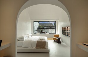 Basic Double Room | Desk, laptop workspace, free WiFi