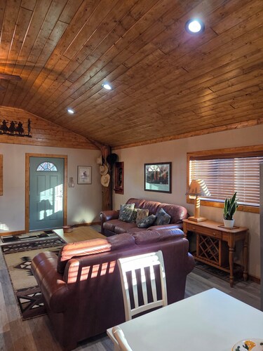 Charming 2-bedroom farmhouse between Albuquerque and Santa Fe.