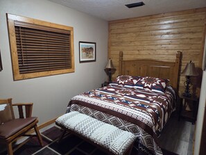 2 bedrooms, iron/ironing board, free WiFi, bed sheets - Charming 2-bedroom farmhouse between Albuquerque and Santa Fe. (Bernalillo)