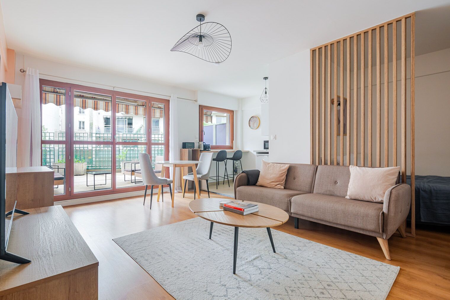 テレビ、ステレオ