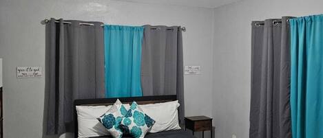 Ferros/tábuas de passar roupa, Wi-Fi, roupa de cama