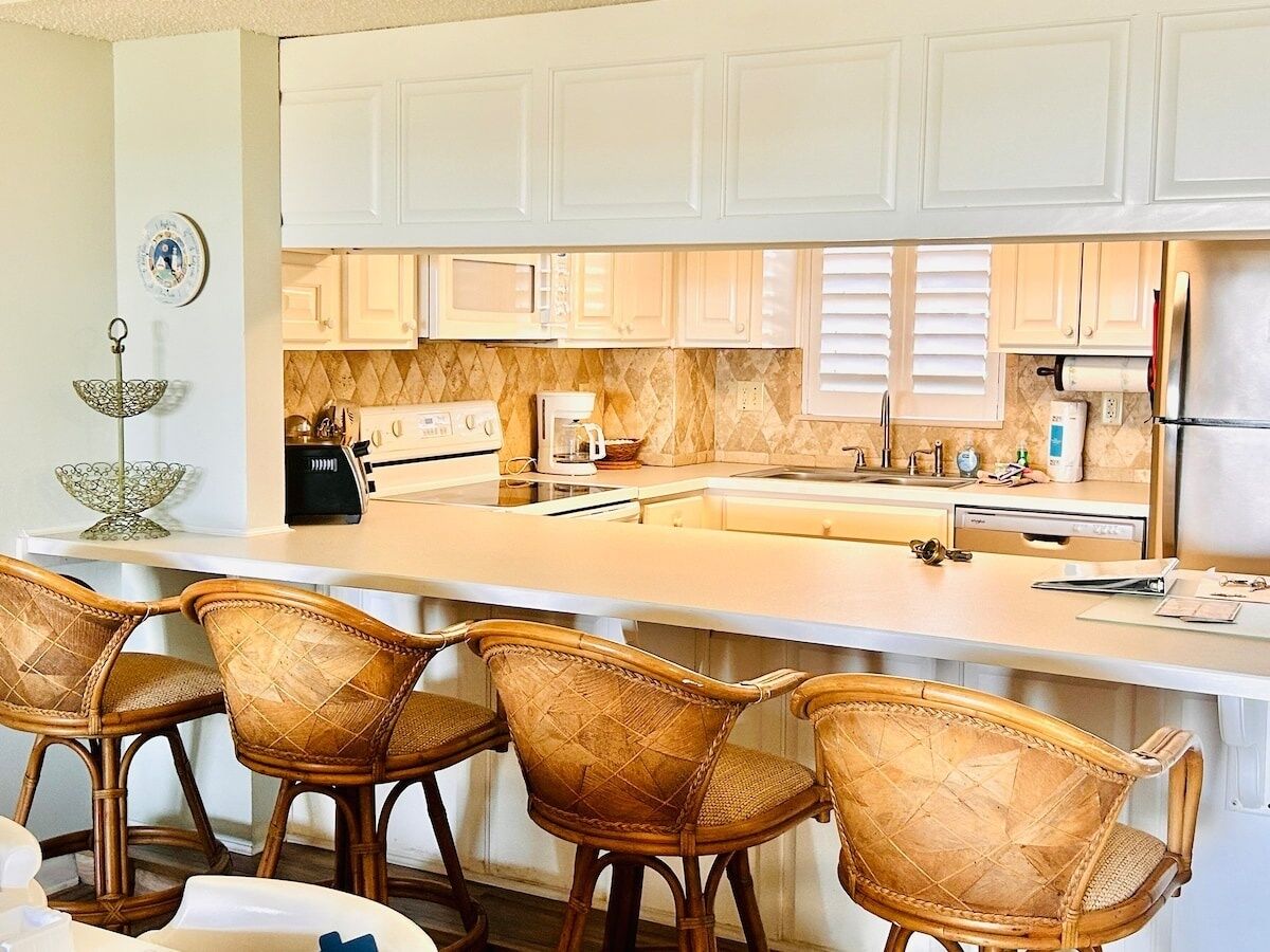 Geschirrspüler, Wasserkocher mit Kaffee-/Teezubehör