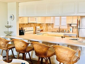 Lave-vaisselle, cafetière/bouilloire