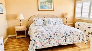 2 bedrooms, internet, bed sheets
