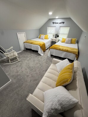 4 habitaciones, tabla de planchar con plancha, wifi y ropa de cama