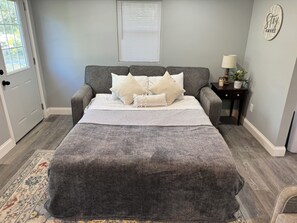 4 habitaciones, tabla de planchar con plancha, wifi y ropa de cama 